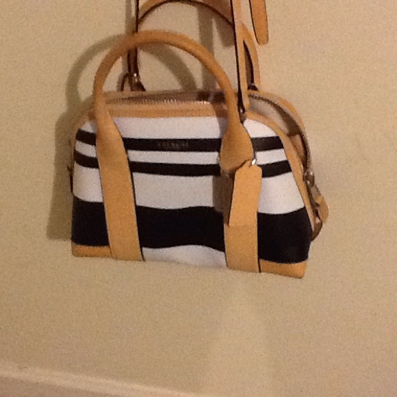 Coach purse - Picture 1 of 4