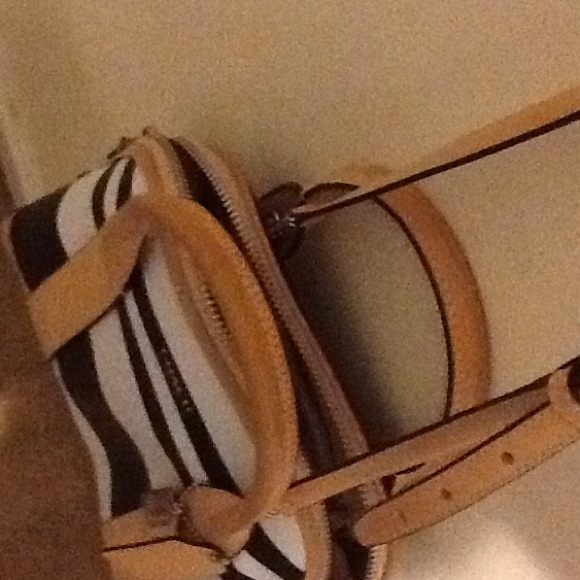 Coach purse - Picture 3 of 4