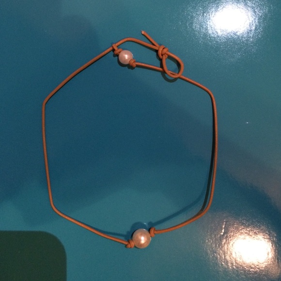 pearl leather necklace