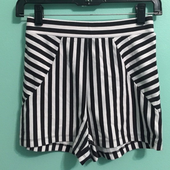 Highwaisted Shorts