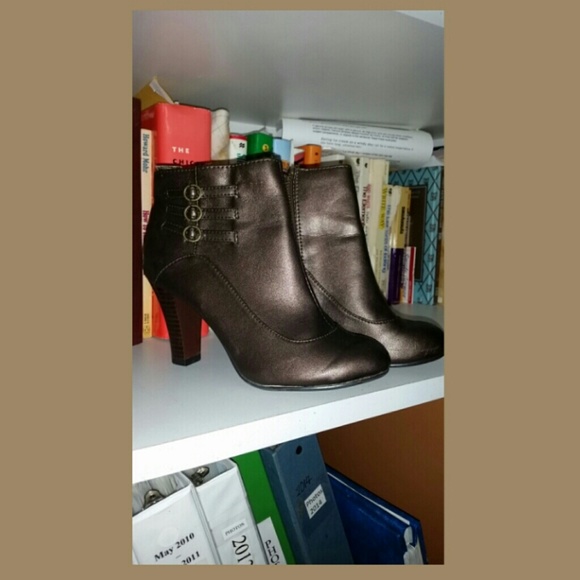 Predictions Booties Size 5.5