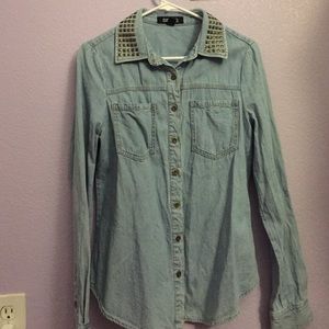 Forever 21 denim shirt. Forever 21 denim shirt.