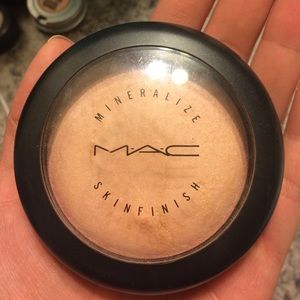 MAC Mineralize Skin Finish