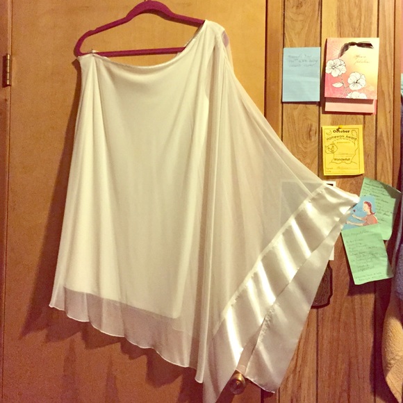 Beautiful White One-Shoulder Dress