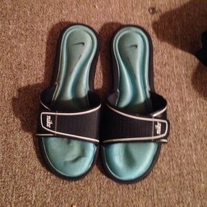 Nike comfort footbed slides