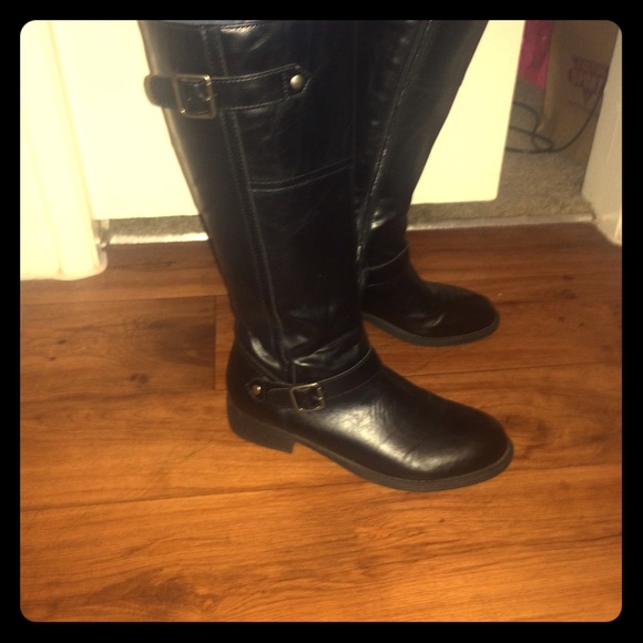 Black Kenneth Cole Boots
