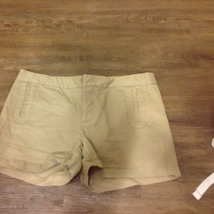 GAP khaki shorts!