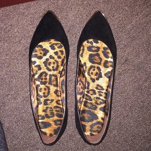 Black Felt Pointy Toed Flats