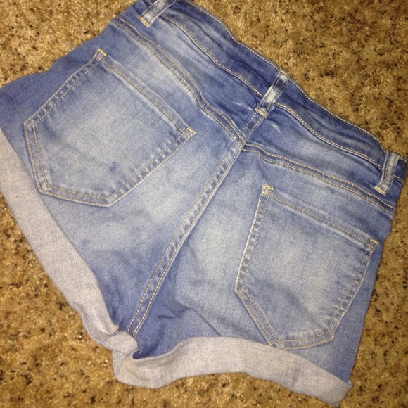 high waisted shorts - Picture 2 of 3