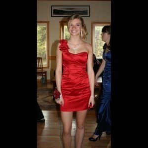 Cinched red cocktail dress!