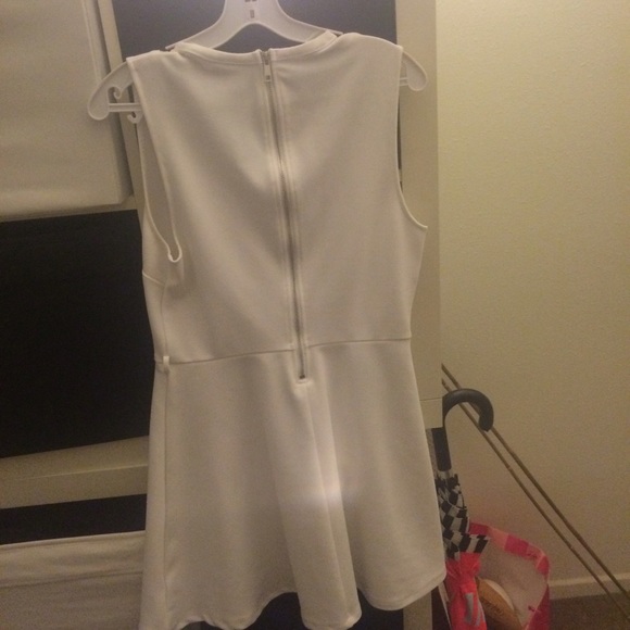 Forever 21 - Picture 2 of 2