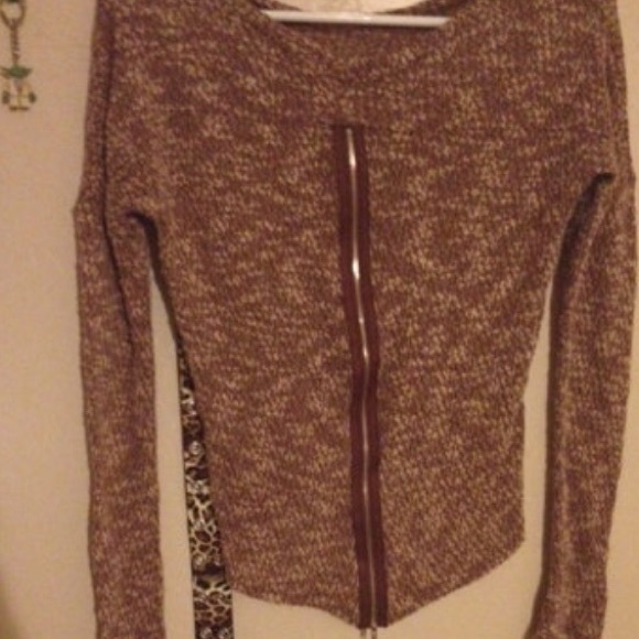 Sweater - Picture 1 of 2