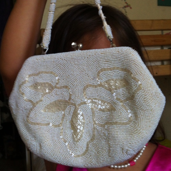 Vintage beaded white handbag