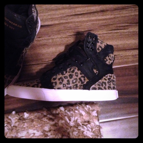 Hardly worn high top cheetah supras