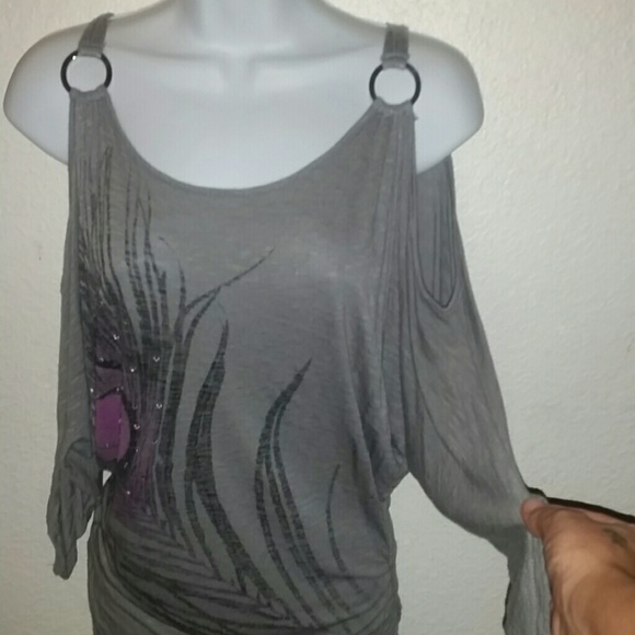 Les Bien Small to Medium Cute top Off the Shoulder