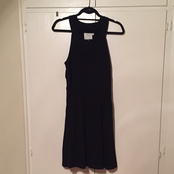 Dress - Picture 2 of 4