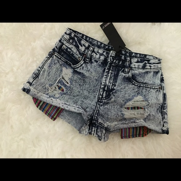 High waisted shorts - Picture 3 of 3