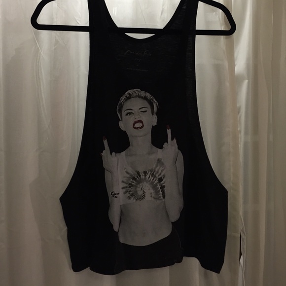 Black crop top