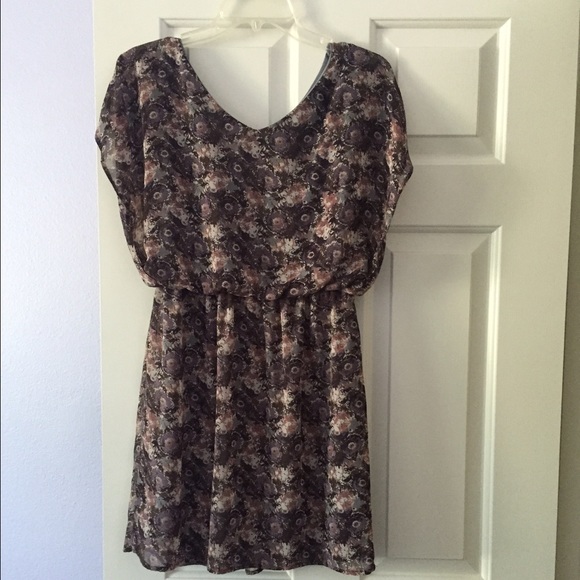Patterned dress - Picture 3 of 3