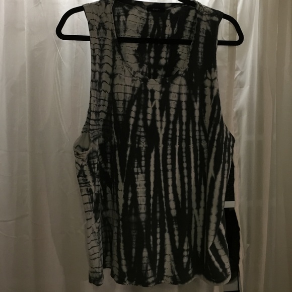 Black tie dye top