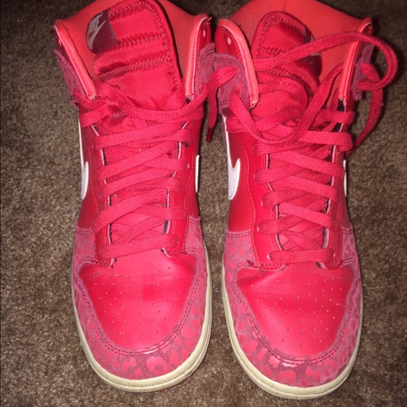 Funky, yet cool Nike leopard print high top shoes - Picture 2 of 2