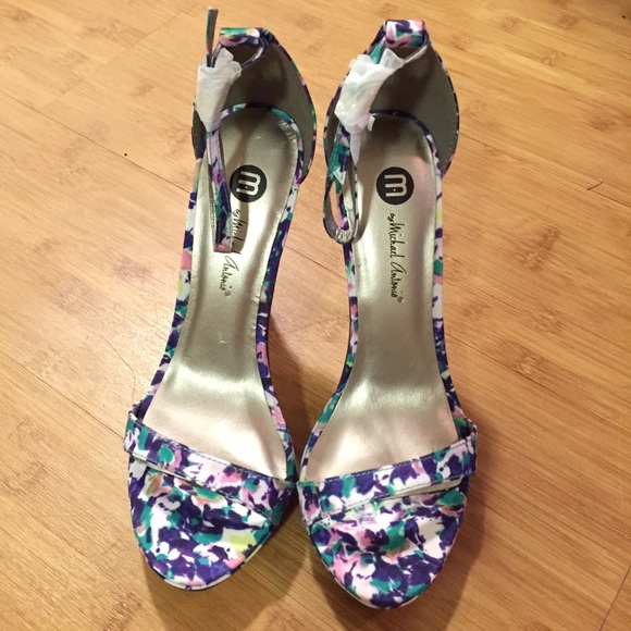 🔹sold in bundle🔹 Floral Strap Sandal - Picture 2 of 3