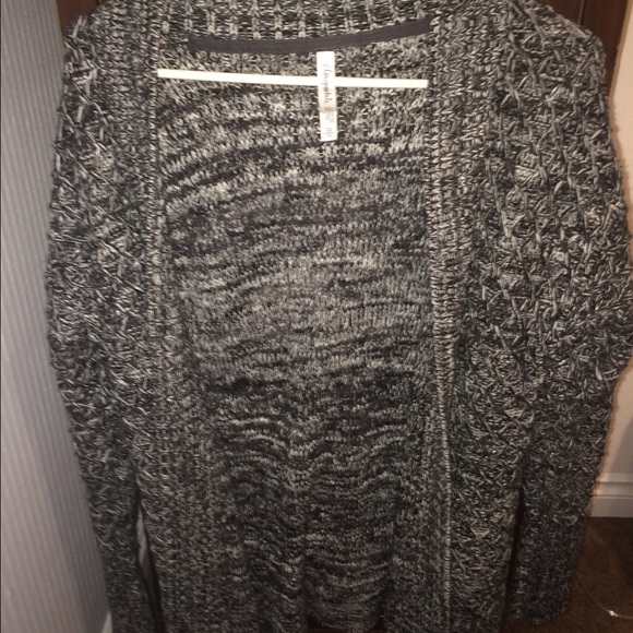 Cute cardigan💕 - Picture 1 of 1