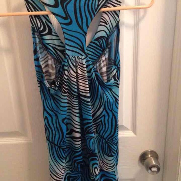 Cute blouse SOLD**** - Picture 2 of 3