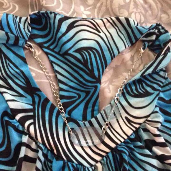 Cute blouse SOLD**** - Picture 3 of 3