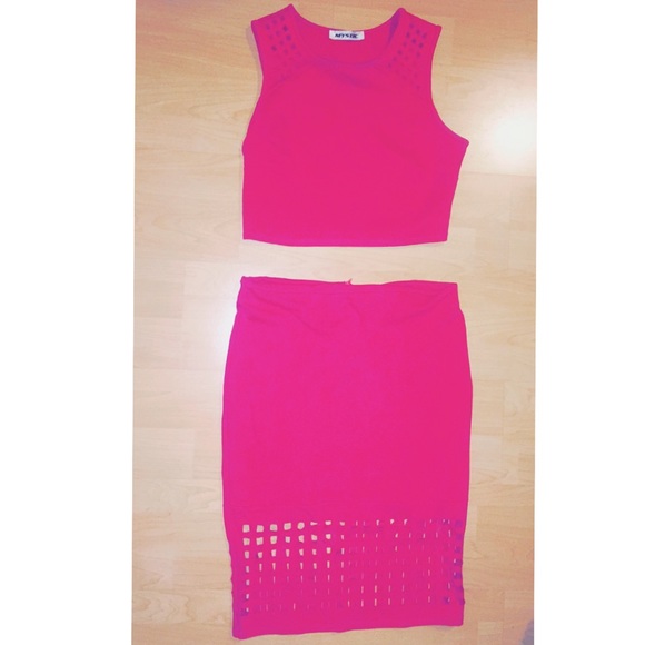 Fuchsia co-ordinates with net cut outs