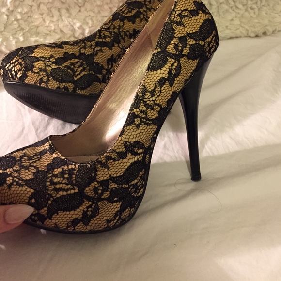 Lace pumps