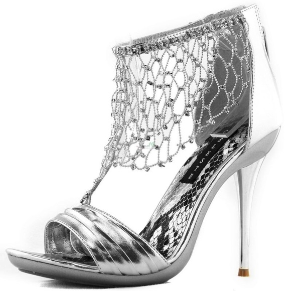 Celeste 'Hana- 14' Silver Sandal