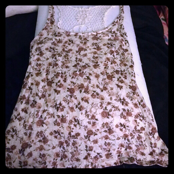 💗Cute floral lacey cami
