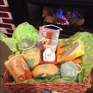 HANADE SOAP &BATH SALTS