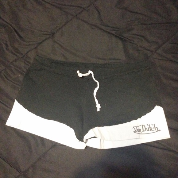 Black and white booty shorts - Picture 3 of 4