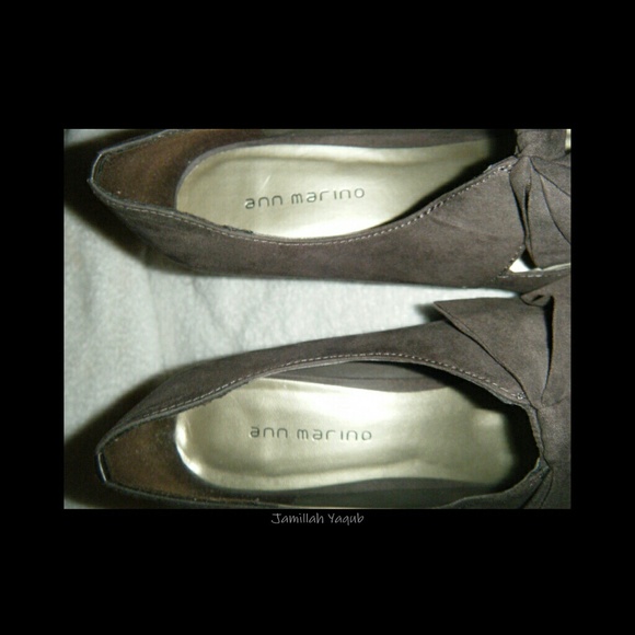 Sold ✔ A beautiful grey suede with a bow heels - Picture 4 of 4