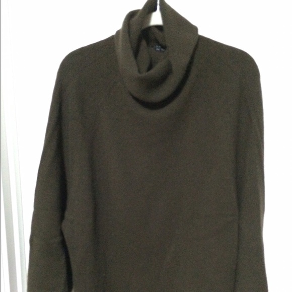 Theory Cashmere Cowl neck