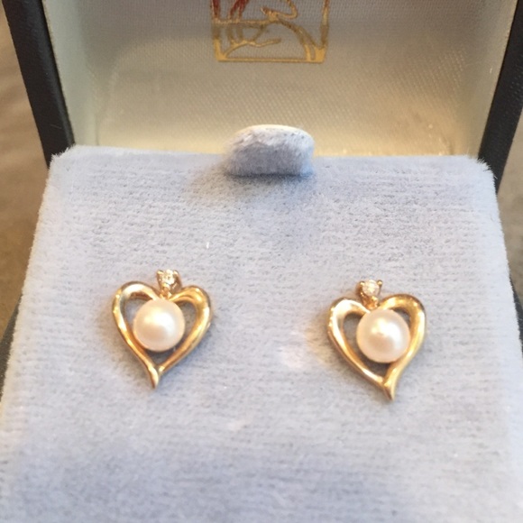 Bailey banks biddle  Jewelry - Gold Heart Earrings