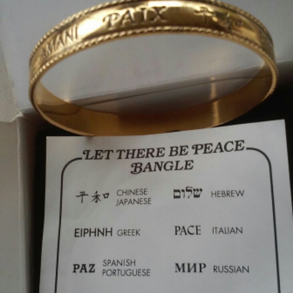 BRAND NEW VINTAGE AVON BANGLE BRACELET