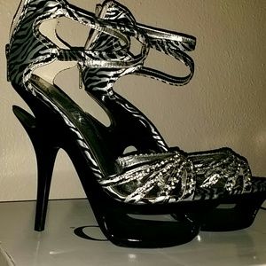 Platform heels with cut outs
