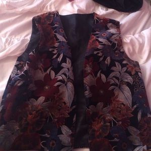 Cute vintage flower vest🎀