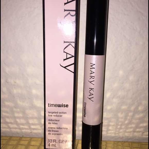 Mary Kay Targeted Action Eye Revitalizer NIB