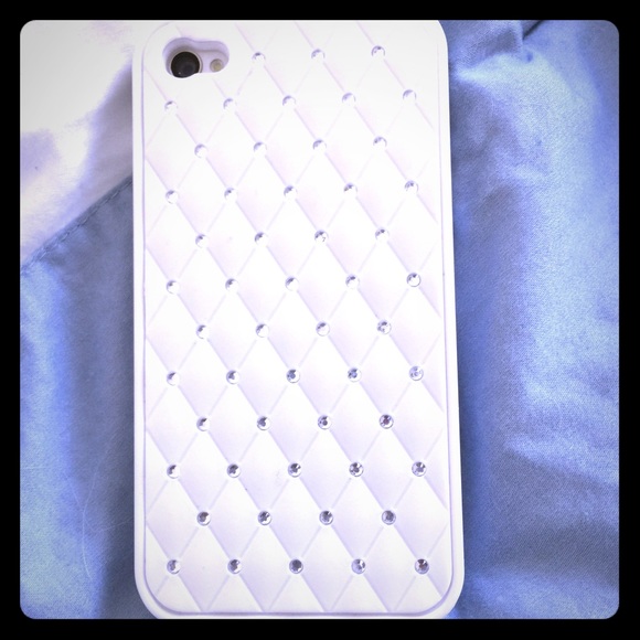 FiVE iPhone 4S cases!  💕
