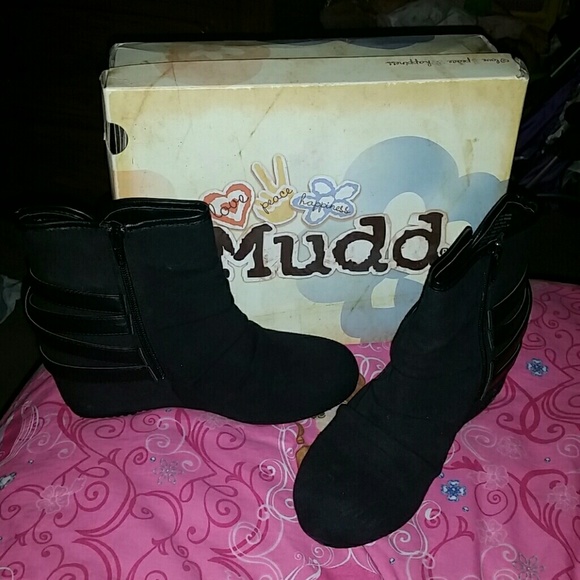 Mudd Boots - Mudd wedge boots