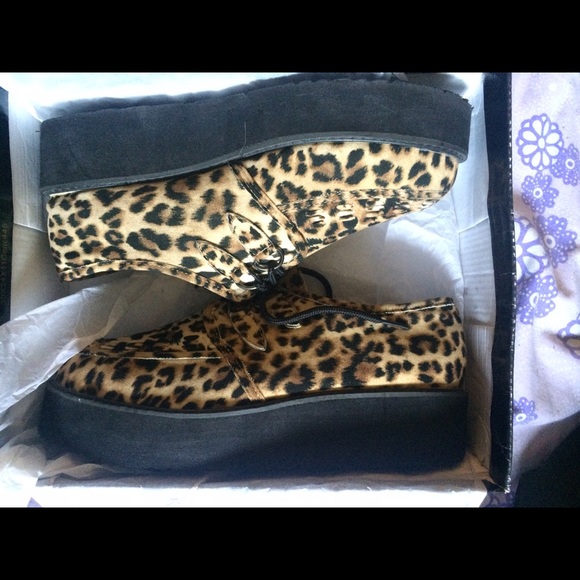 Cheetah print vintage creepers