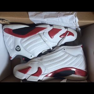 Air Jordan 14 "Candy Cane" size 7y/ women's 9