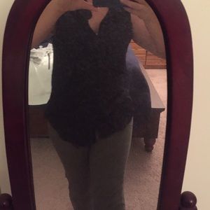 Black sleeveless button up tank