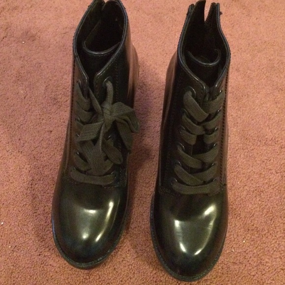 Boots - Picture 2 of 4
