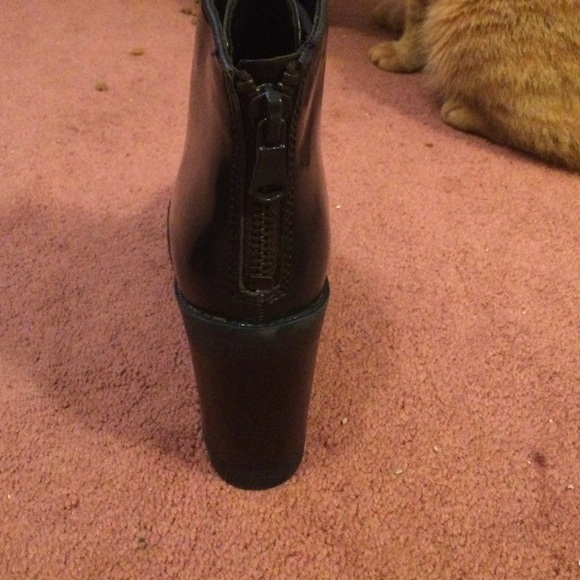 Boots - Picture 3 of 4