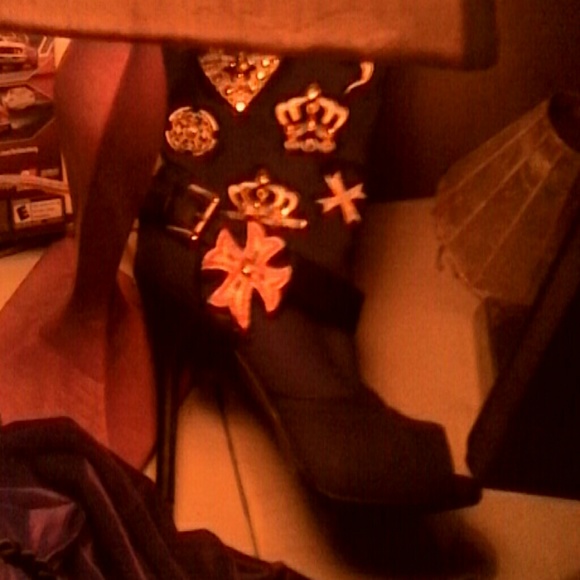 Womens Black Suede Dollhouse Fashion Boots sz.9
